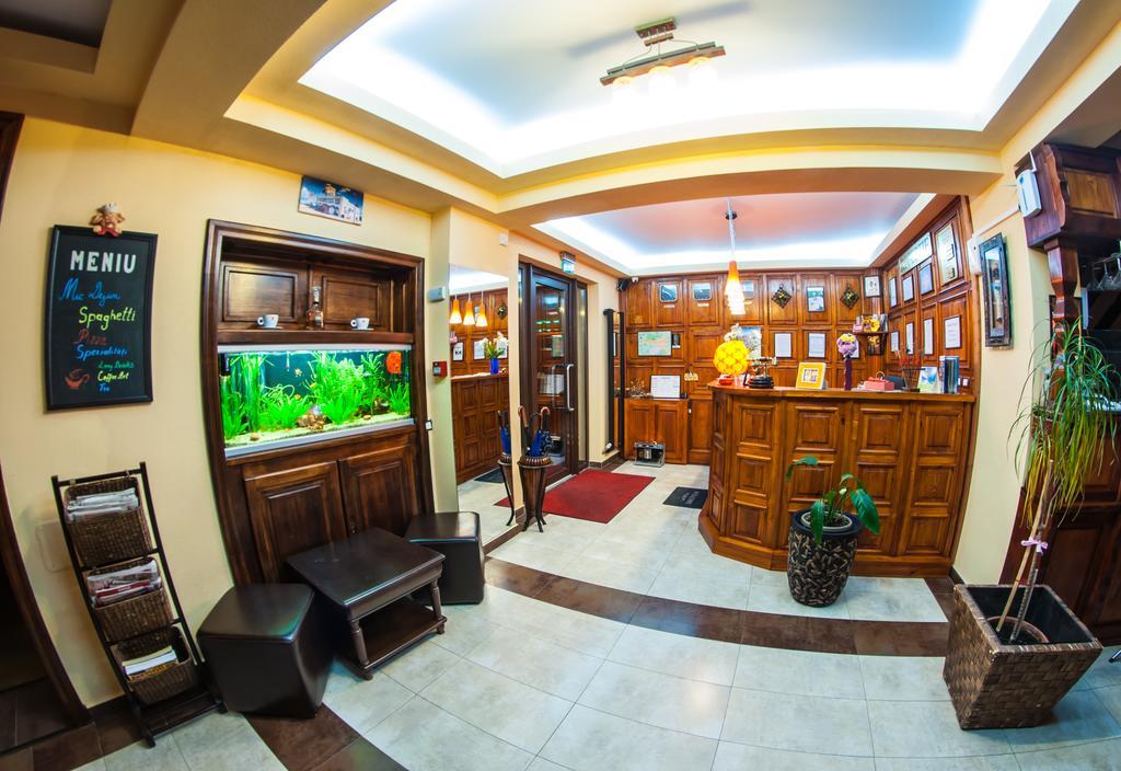 Hotel Carpatic Predeal Exterior foto