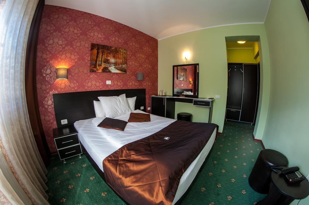Hotel Carpatic Predeal Habitación foto