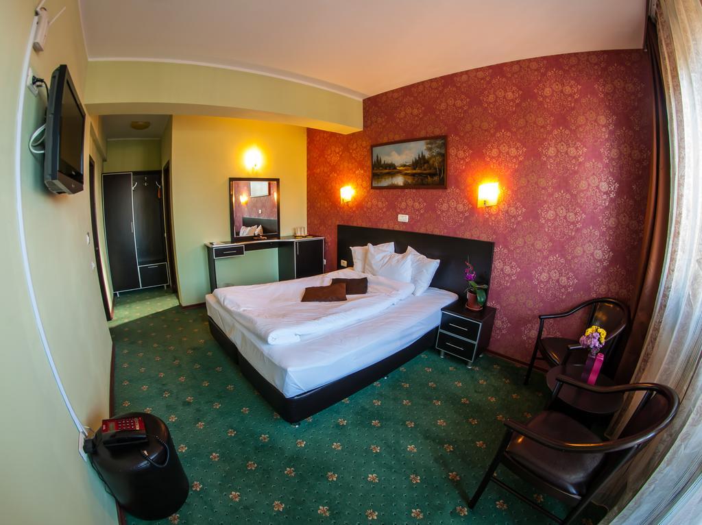 Hotel Carpatic Predeal Habitación foto