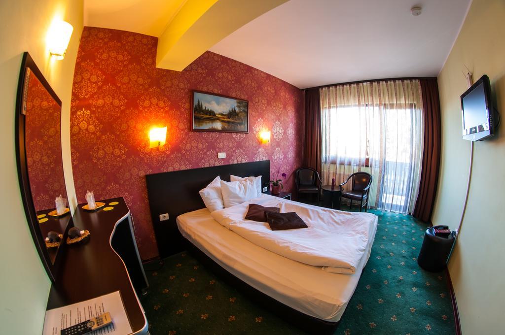 Hotel Carpatic Predeal Habitación foto