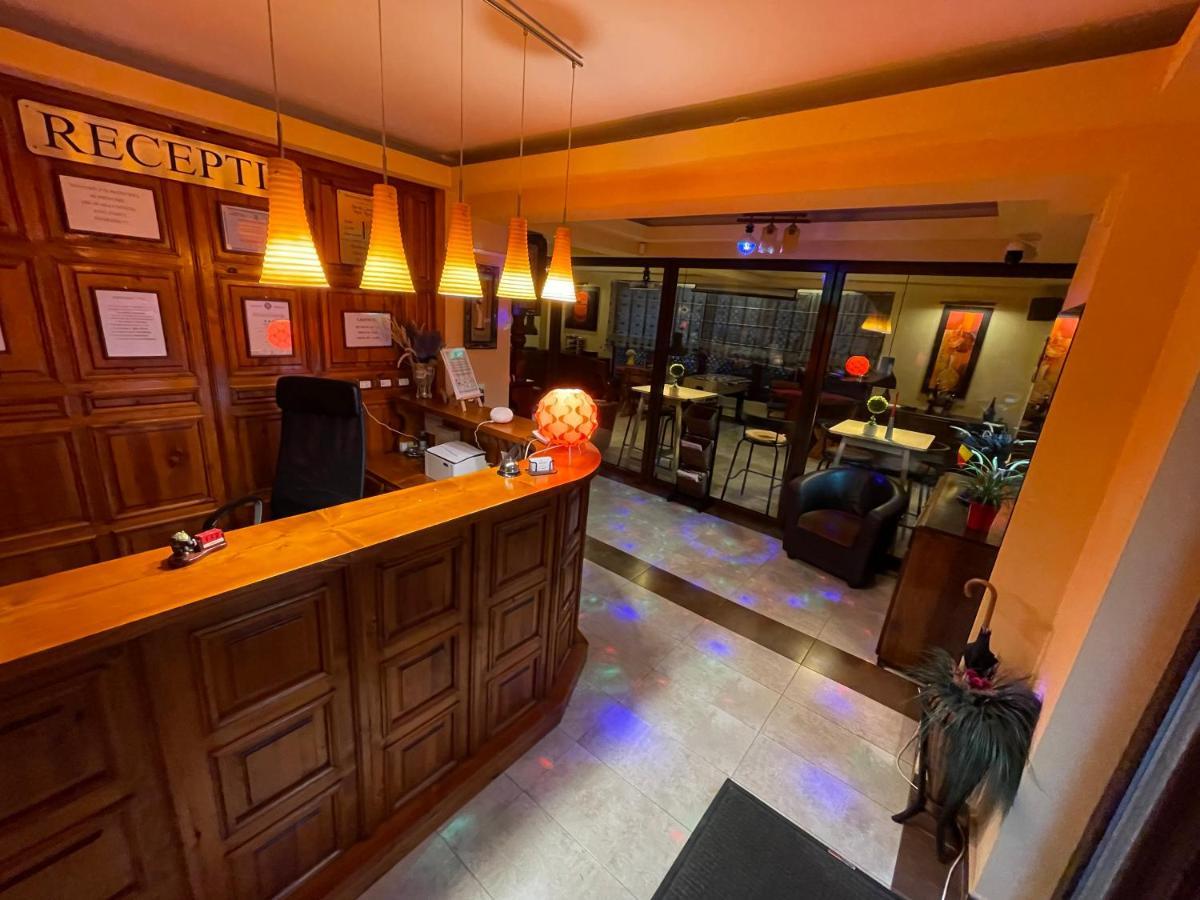 Hotel Carpatic Predeal Exterior foto